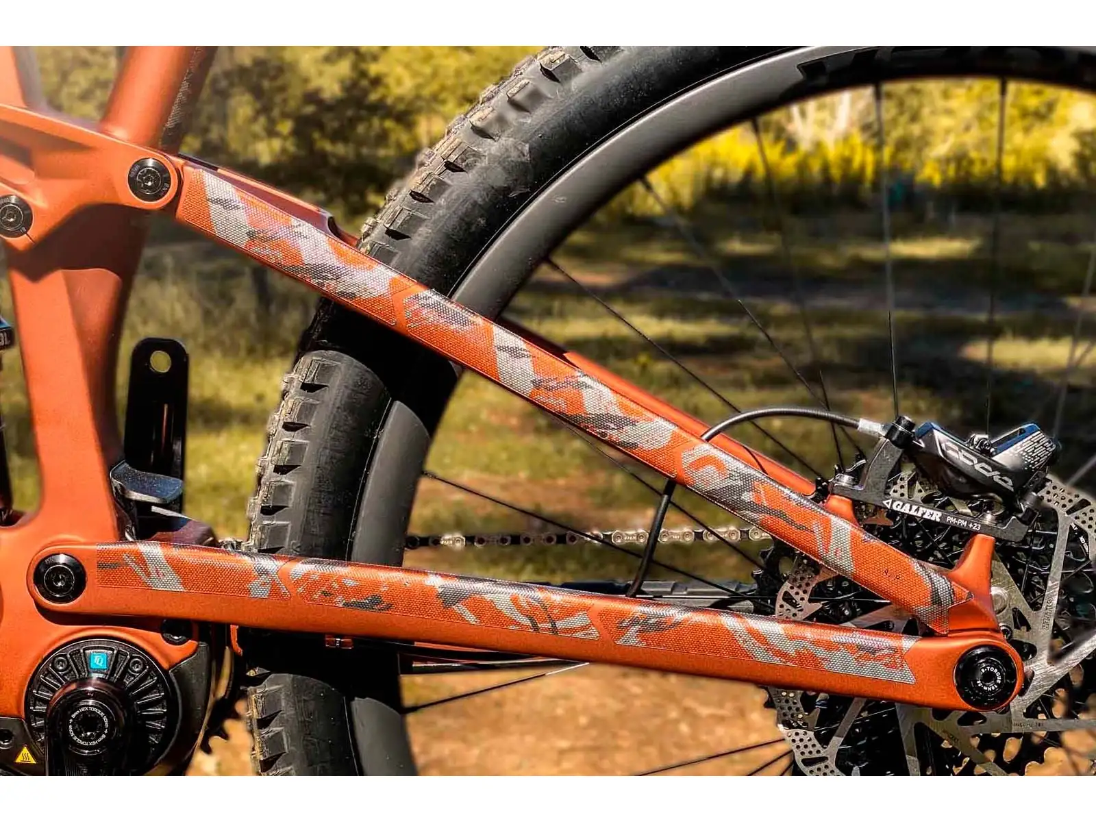 All Mountain Style Rahmen-Schutzaufkleber Extra RedBull Rampage Grau