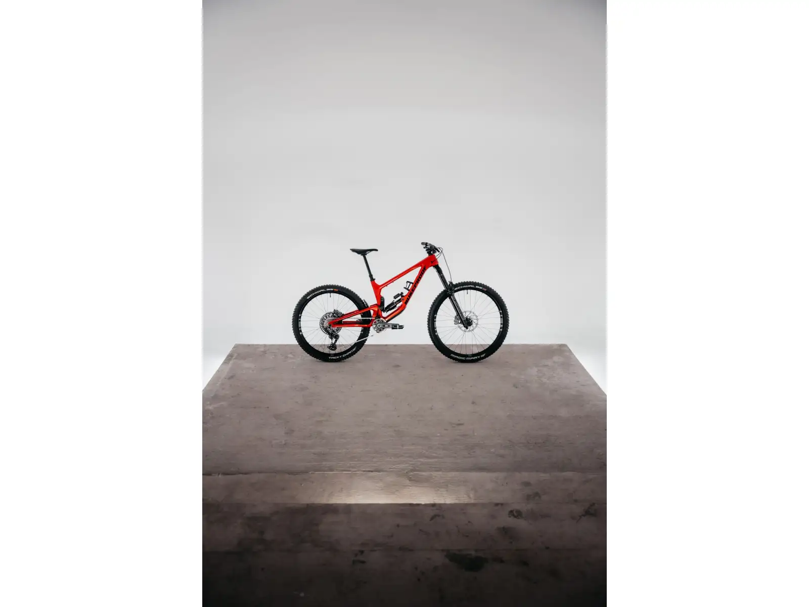 Nukeproof Giga Carbon Pro 297 T-GX Fahrrad Red