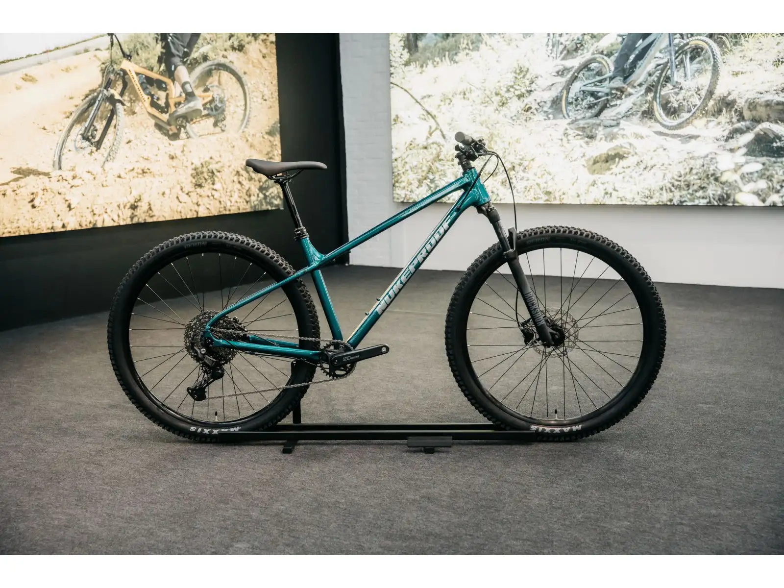 Nukeproof Tracker Pro 290 Cues 1x11 Mountainbike Petrol Green/Chrome