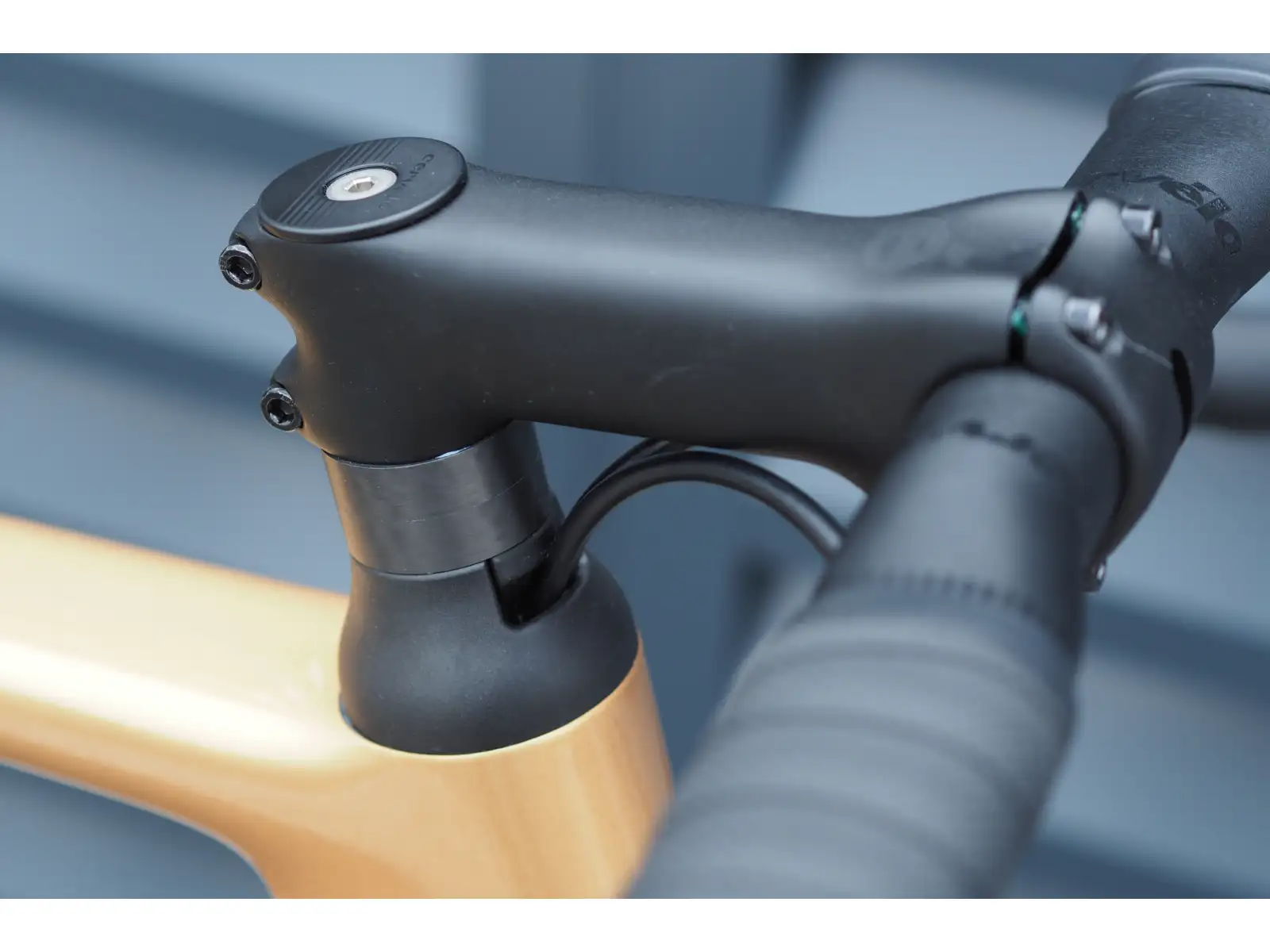 Cervélo Soloist Force eTap AXS Rennrad Goldstaub