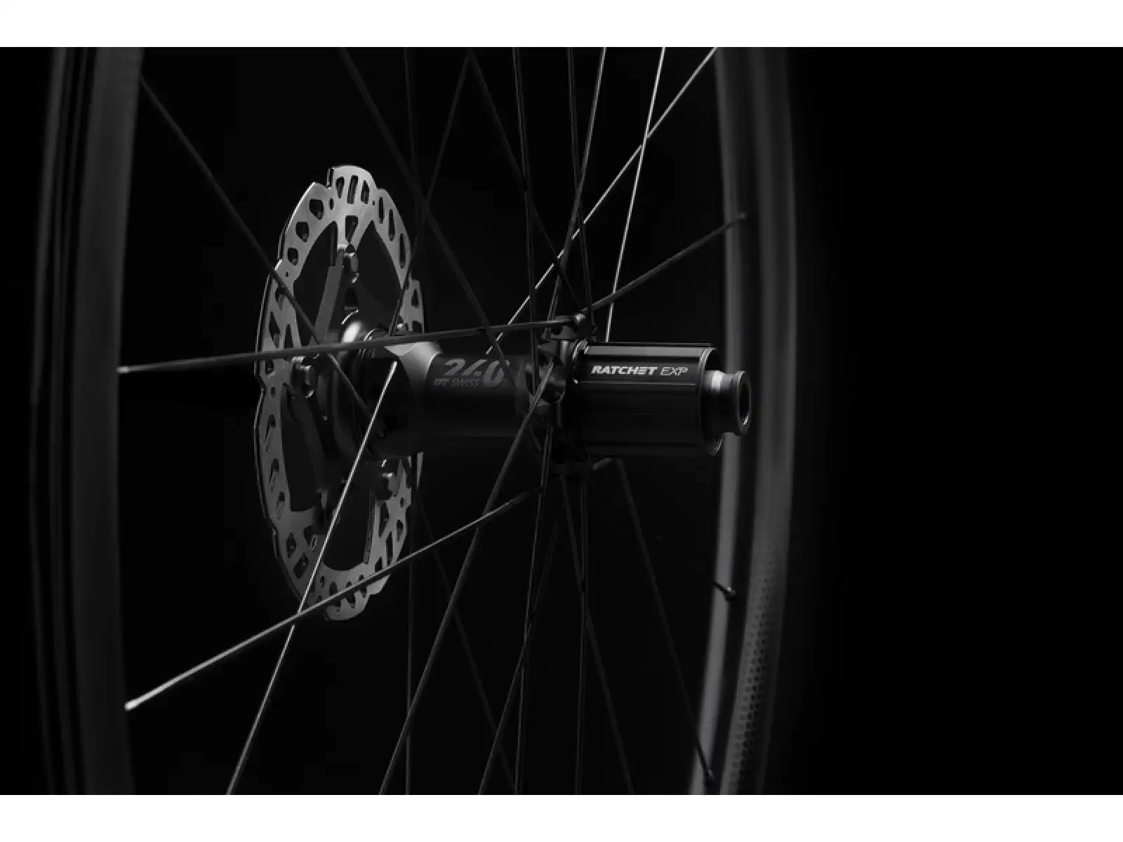 FFWD RYOT33 DT240 2:1 EXP Straßenrad Felgen Mattschwarz Nuss Sram XDR.