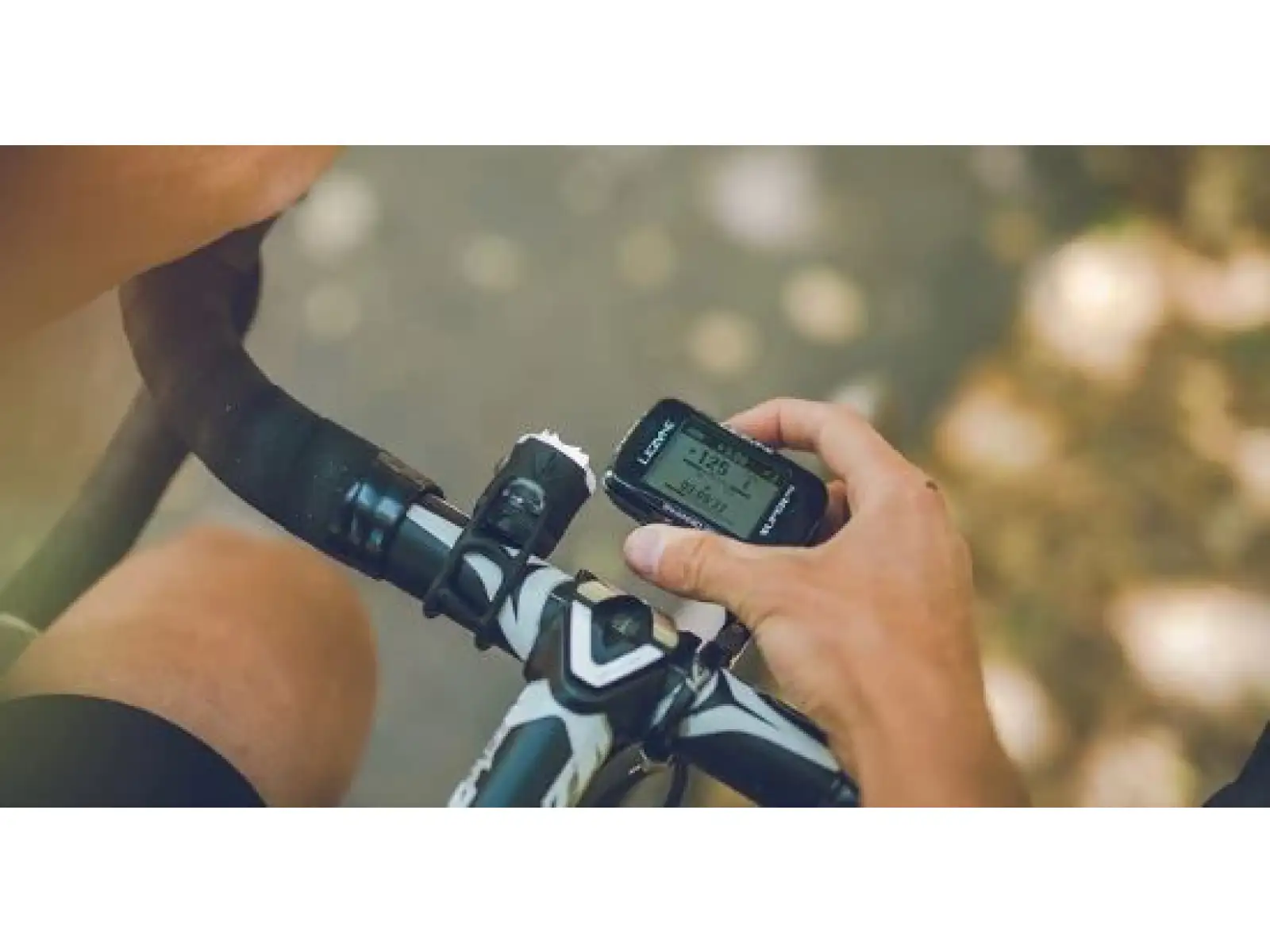 Lezyne Super Pro GPS Navigation schwarz