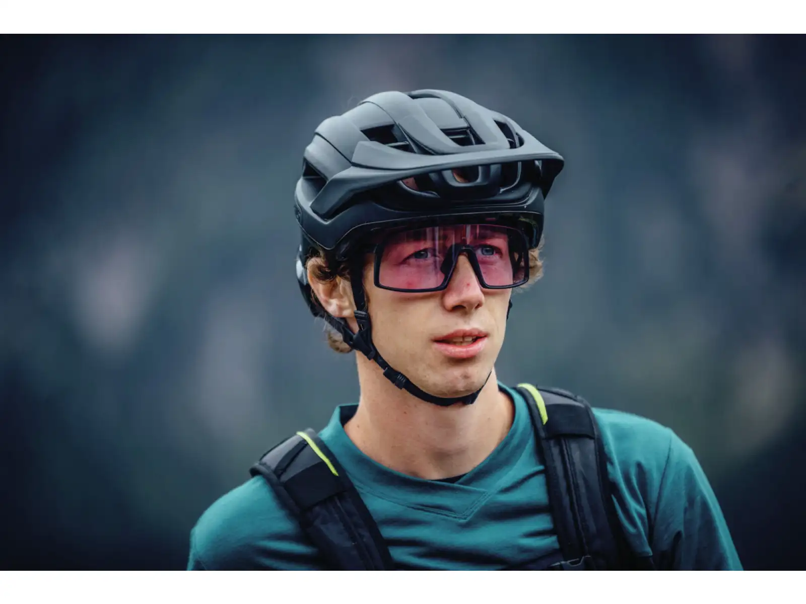 Abus Cliffhanger MTB-Helm Dunkelblau