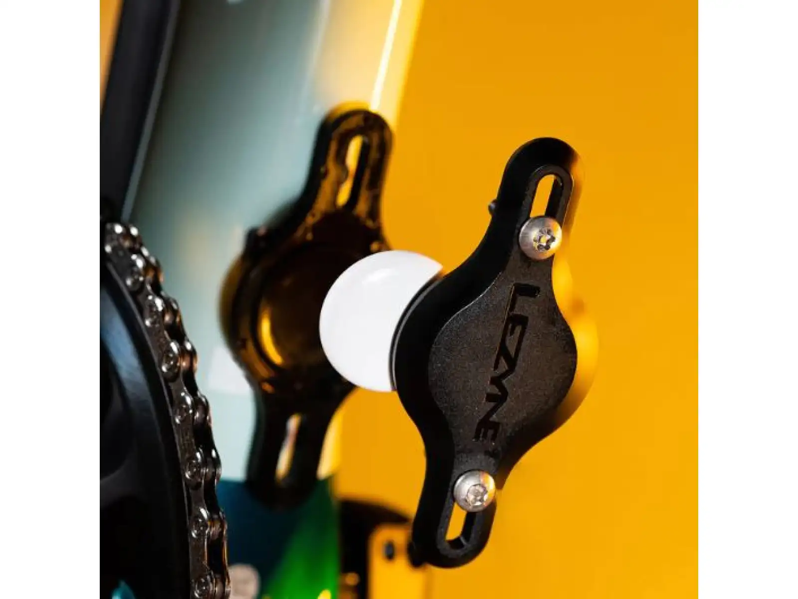 Lezyne Matrix Bike Tagger Halterung für Apple AirTag Schwarz