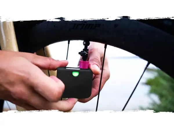 Muc-Off Airmach Electric Mini Inflator elektrische Mini Pumpe