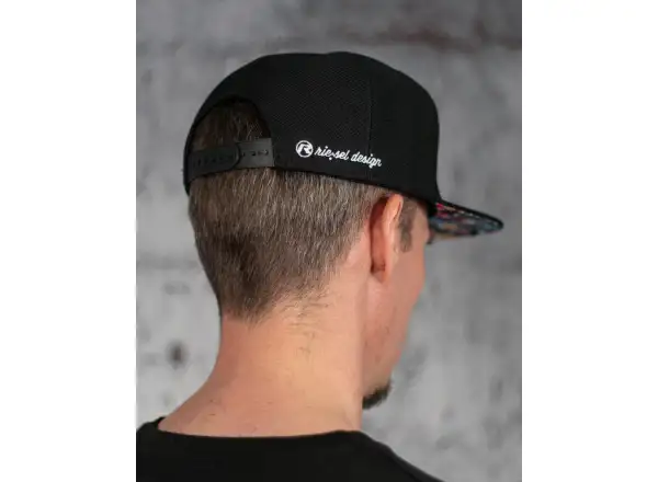 Rie:sel Design Kappe Stickerbomb
