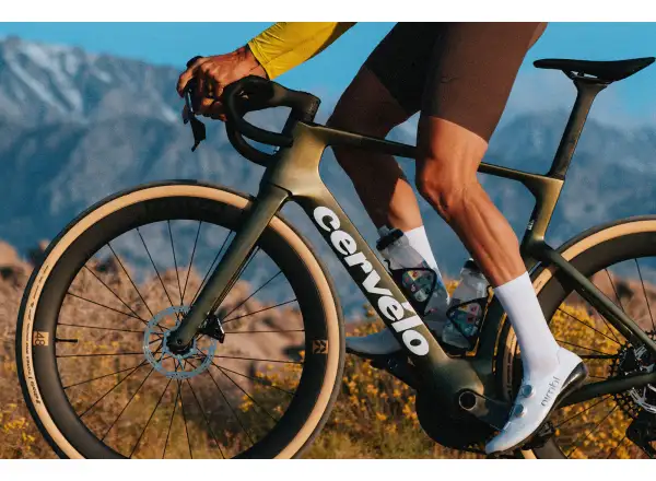Cervélo Aspero-5 SRAM Red AXS 1 Digital Moss Fahrrad
