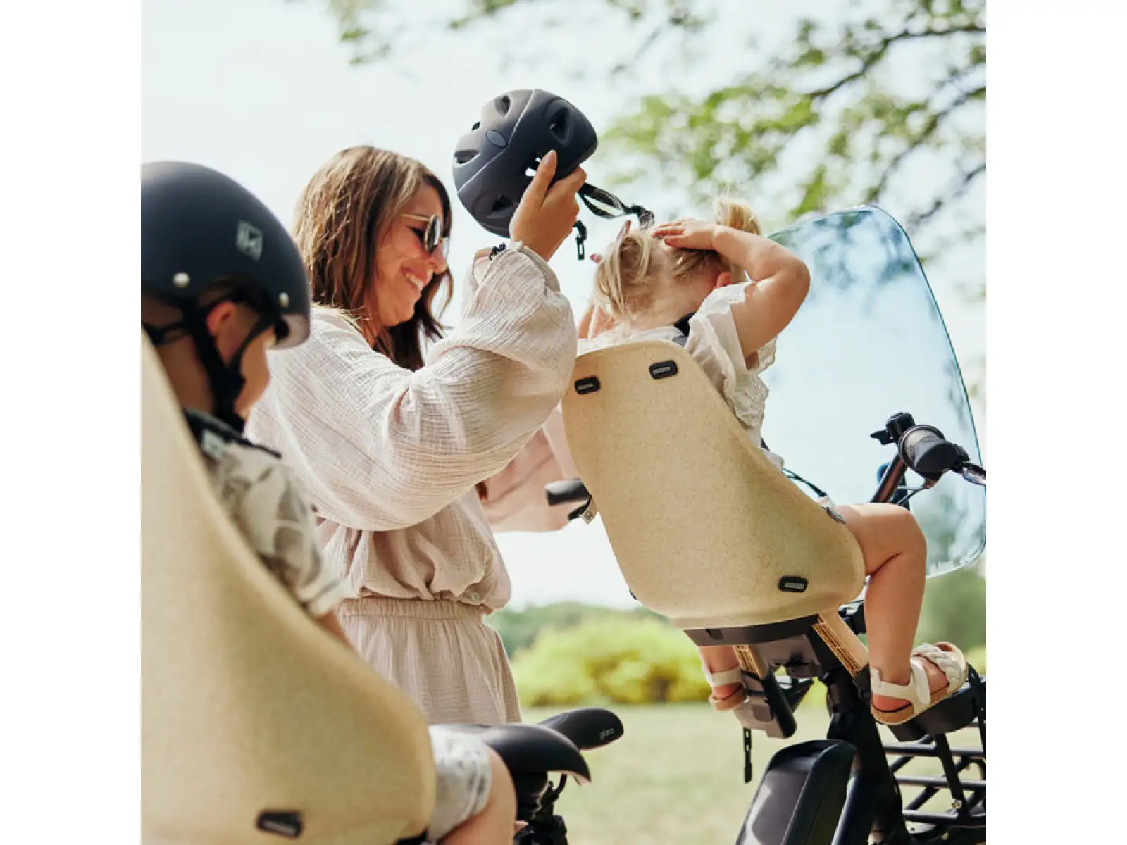 Urban Iki BIO Kindersitz vorne mit Vorbauadapter Oishi Beige/Bincho Black.