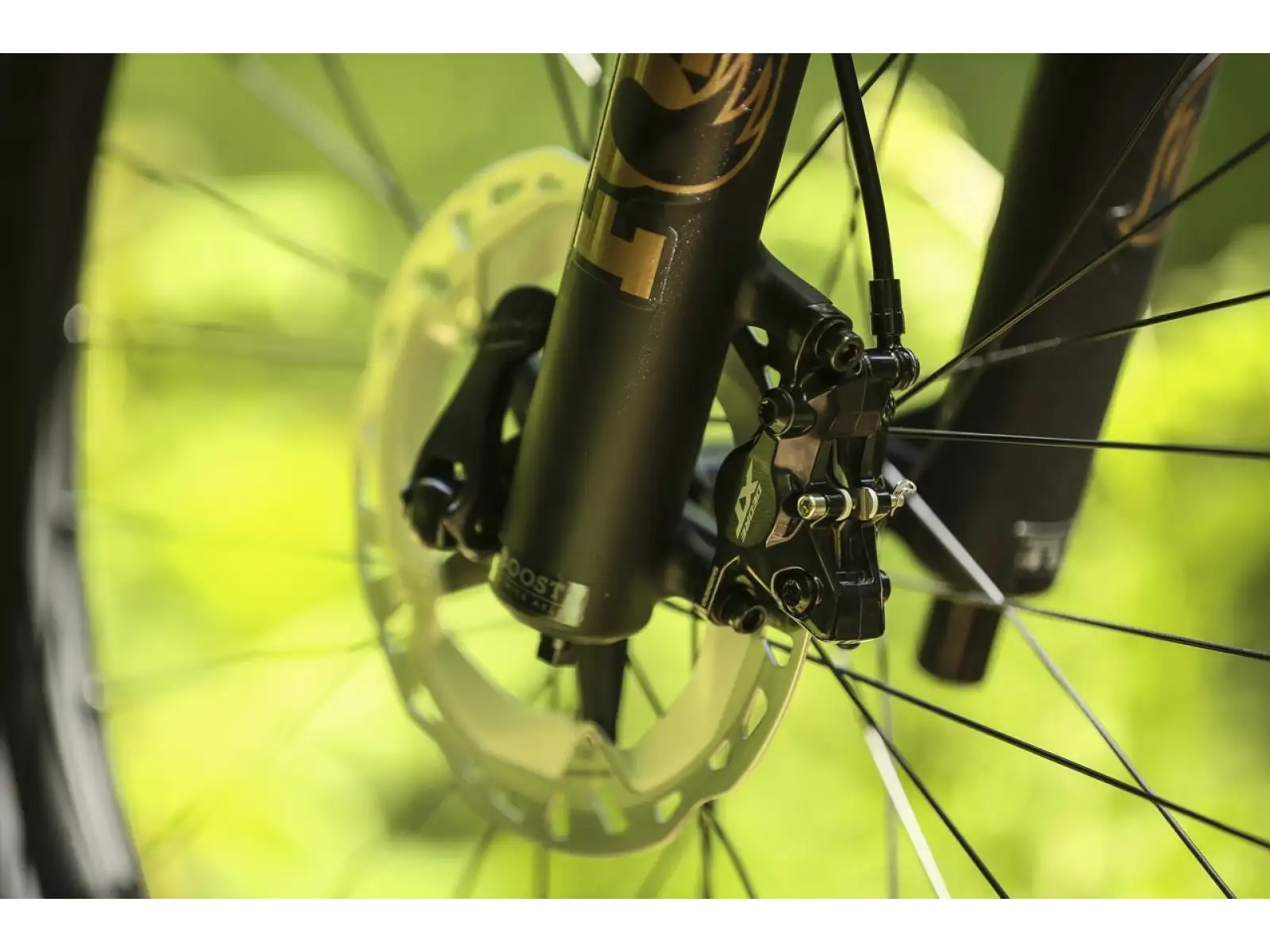 Shimano XT BR-M8100 + BL-M8100 Scheibenbremse Set vorne + hinten, Metall mit Kühlrippen