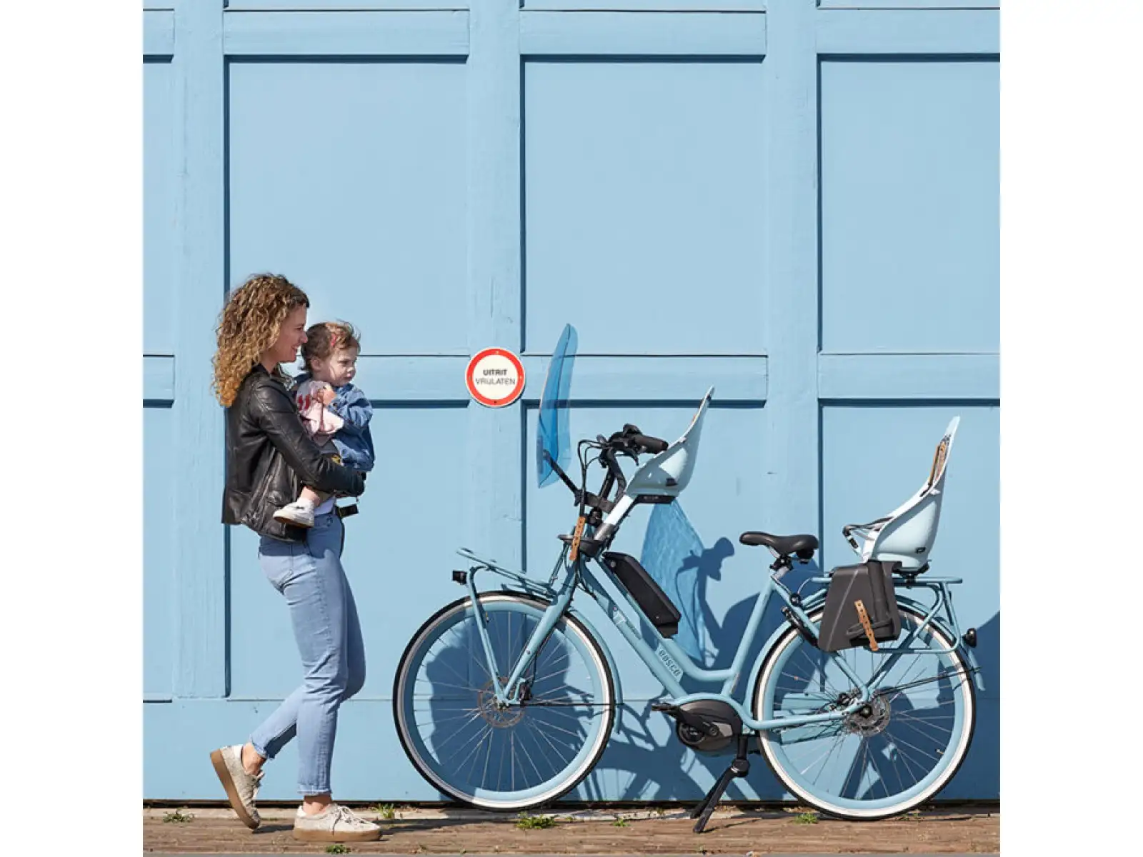 Urban Iki Kindersitz vorne mit Adapter Aotake Light Blue
