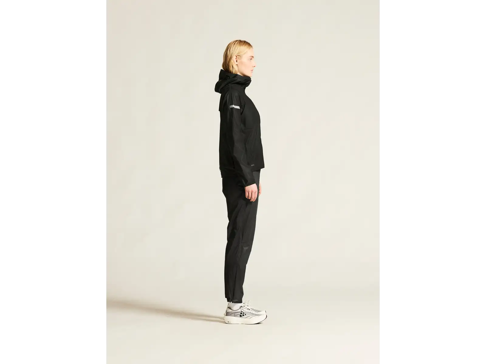 CRAFT PRO Hydro Lightweight Damen Laufjackeschwarz