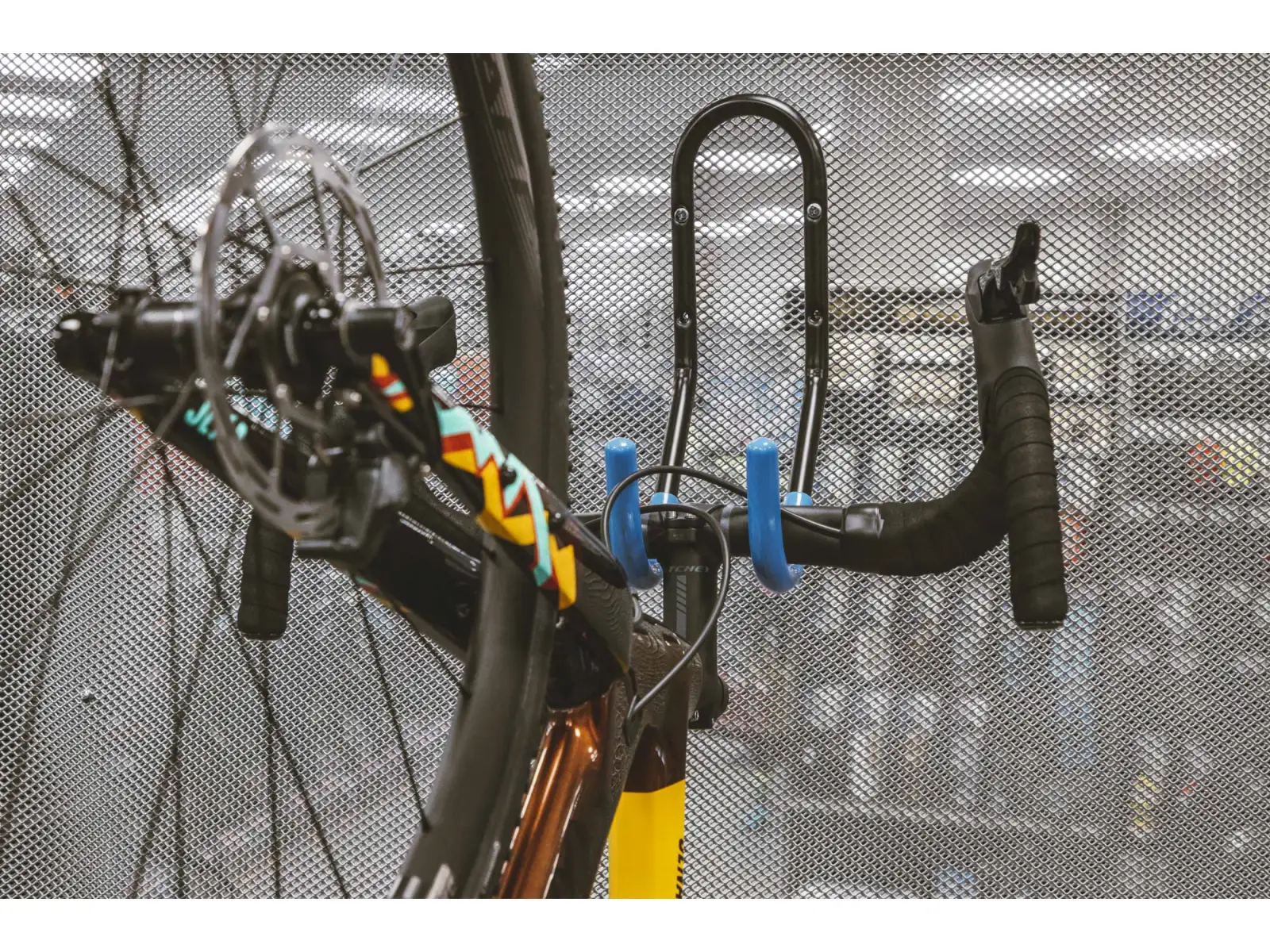 Force Fahrradhalter für die Wand an Lenker Fe schwarz