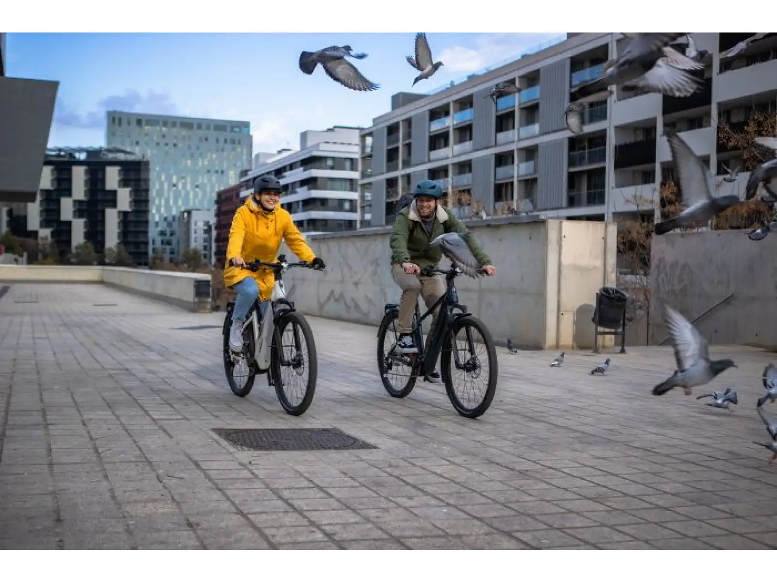Superior eXR 6090 BL Touring II Trekking E-Bike in Gloss White/Copper.