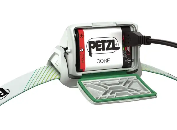 Petzl Actik Core Stirnlampe Grün