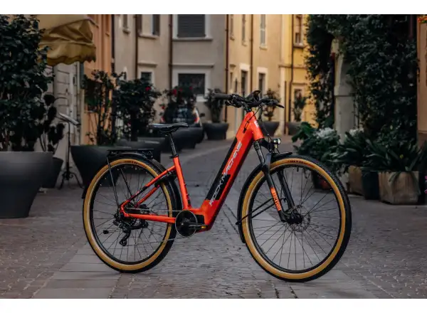 Rock Machine Storm INT e90-29 Touring Elektrofahrrad Gloss Metallic Orange/Silver