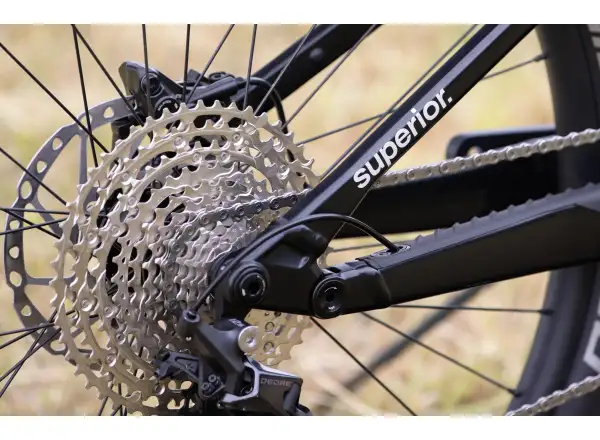 Superior eXF 8089 B Gloss Chrome/Matte Black vollgefederte Elektrofahrrad