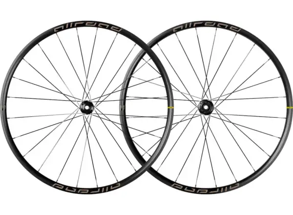 Mavic Allroad 650b Gravel Laufräder mit Shimano HG11 Nabe.
