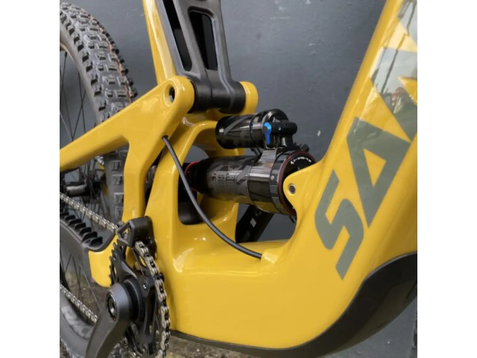 Santa Cruz Heckler SL 1 C MX S vollgefedertes E-Bike Gloss Mustard