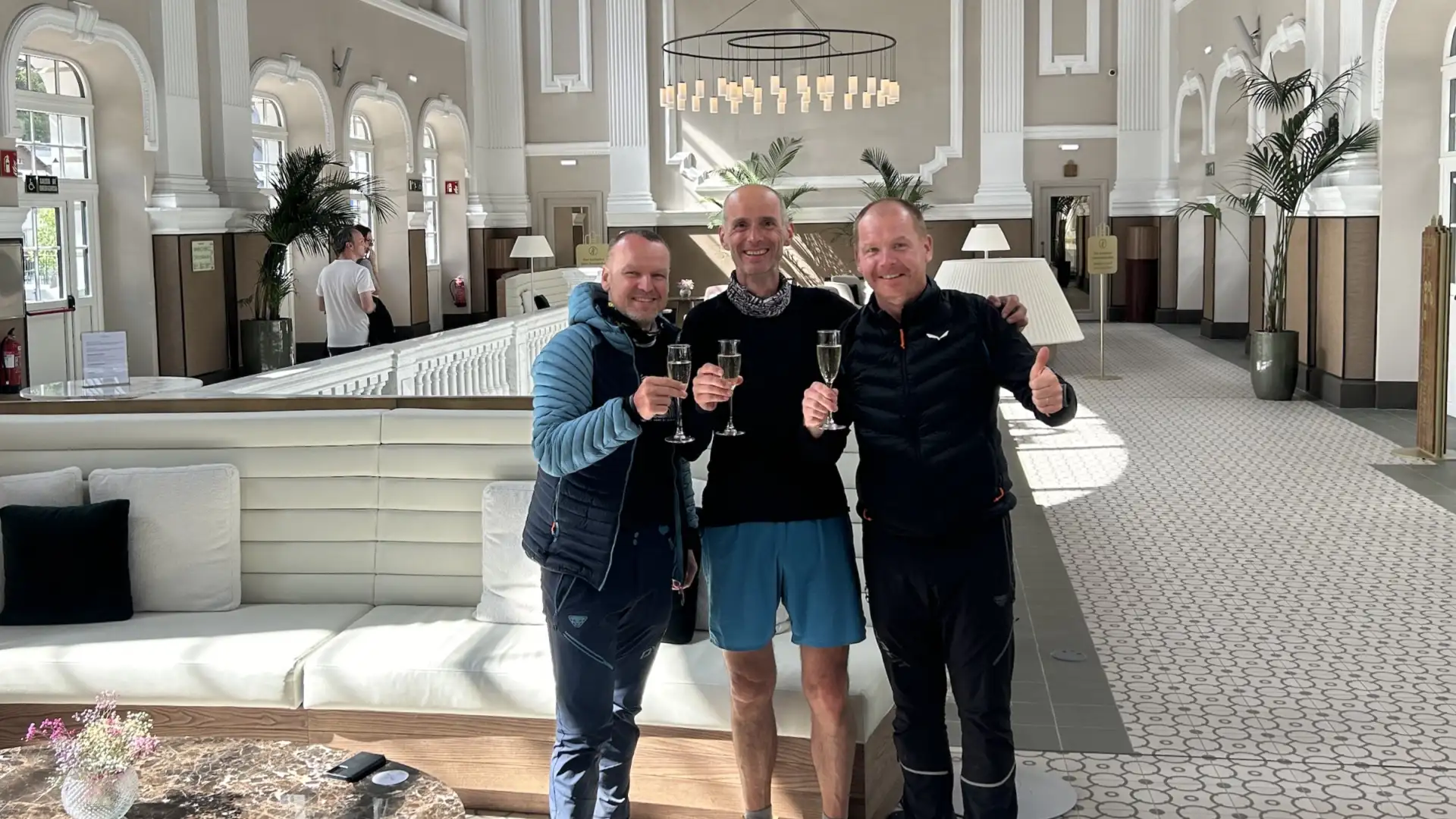 GR11: Überquerung der Pyrenäen und Champagner als Belohnung
