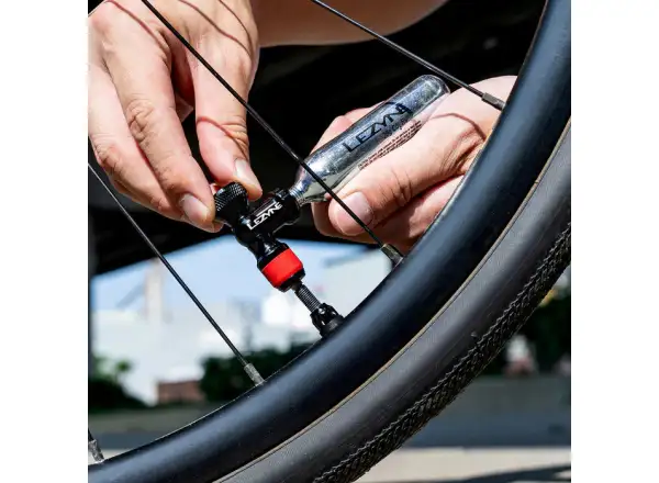 Lezyne CLIK Drive CO2 Pumpe + 20g Kartusche