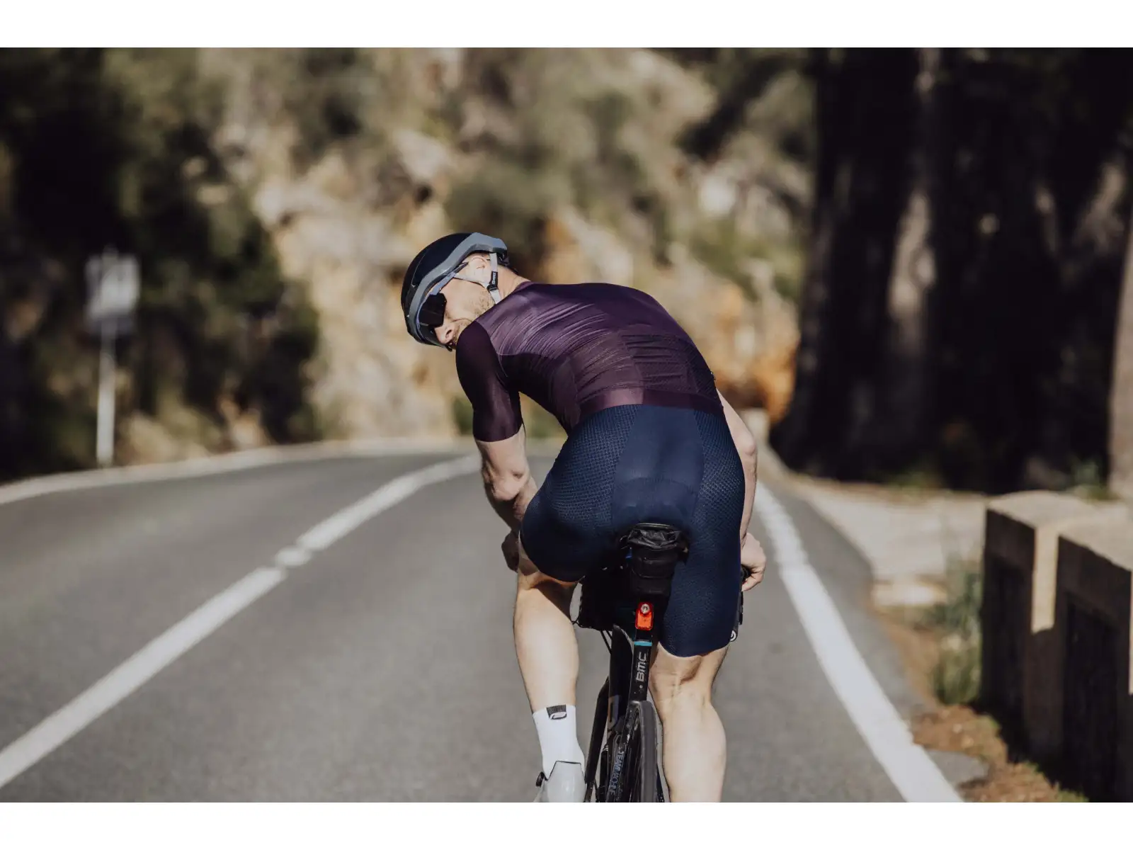 Force F Winner Shorts mit Helm und blauer Polsterung
