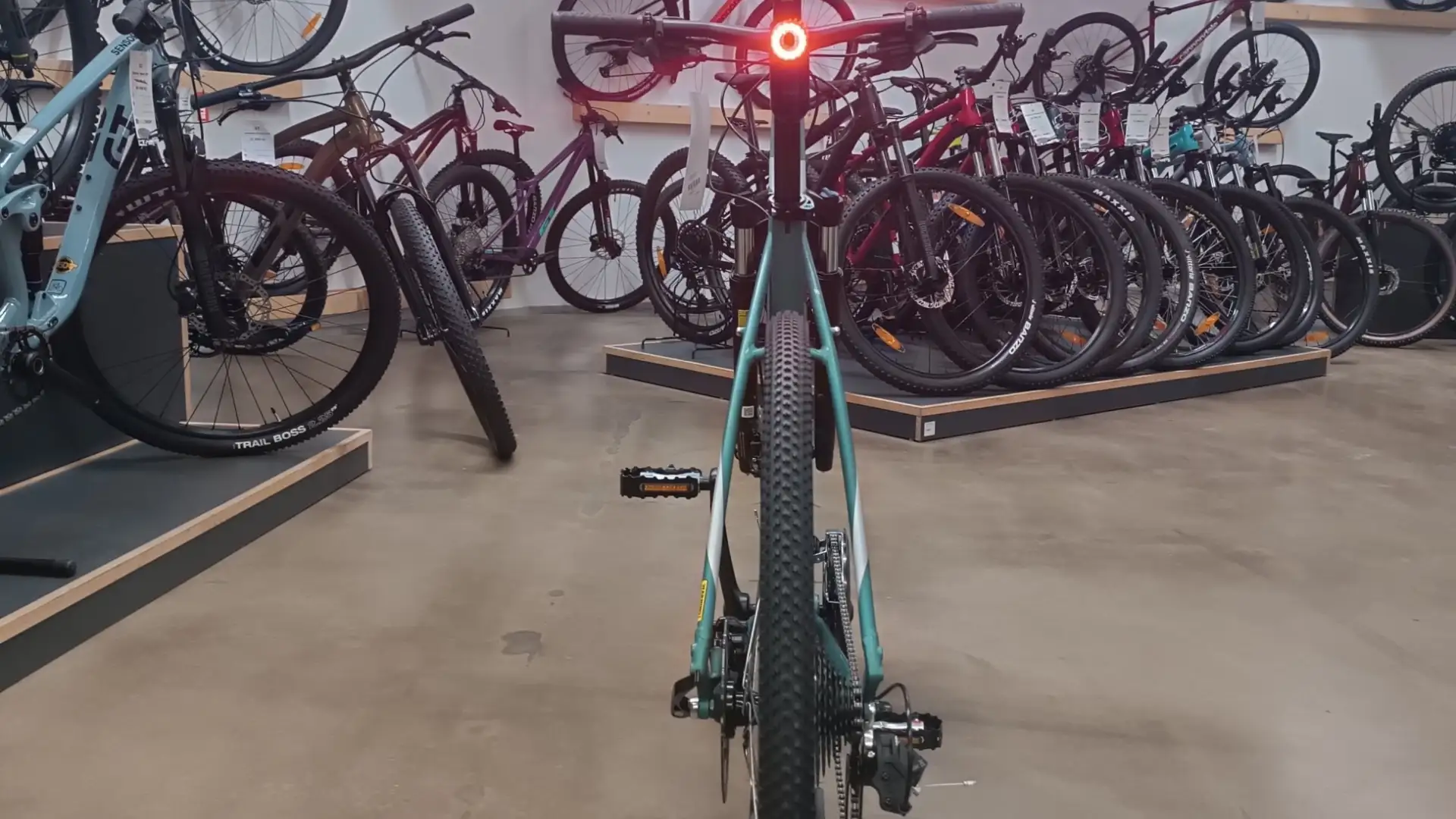 Das Rücklicht mit Radar Magene L508 und die Anwendung Magene Utility