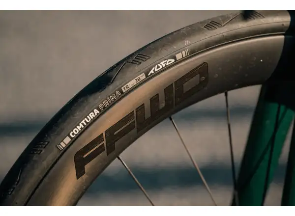 Isaac Meson Ultegra Di2 Rennrad Jade Green