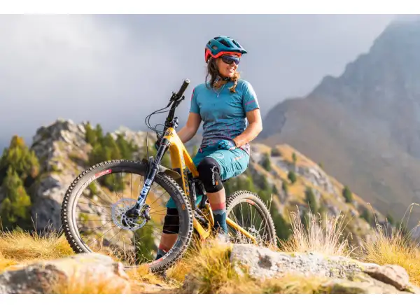Endura SingleTrack Helm Grün