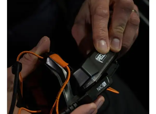 Petzl Nao RL wiederaufladbare Stirnlampe Black