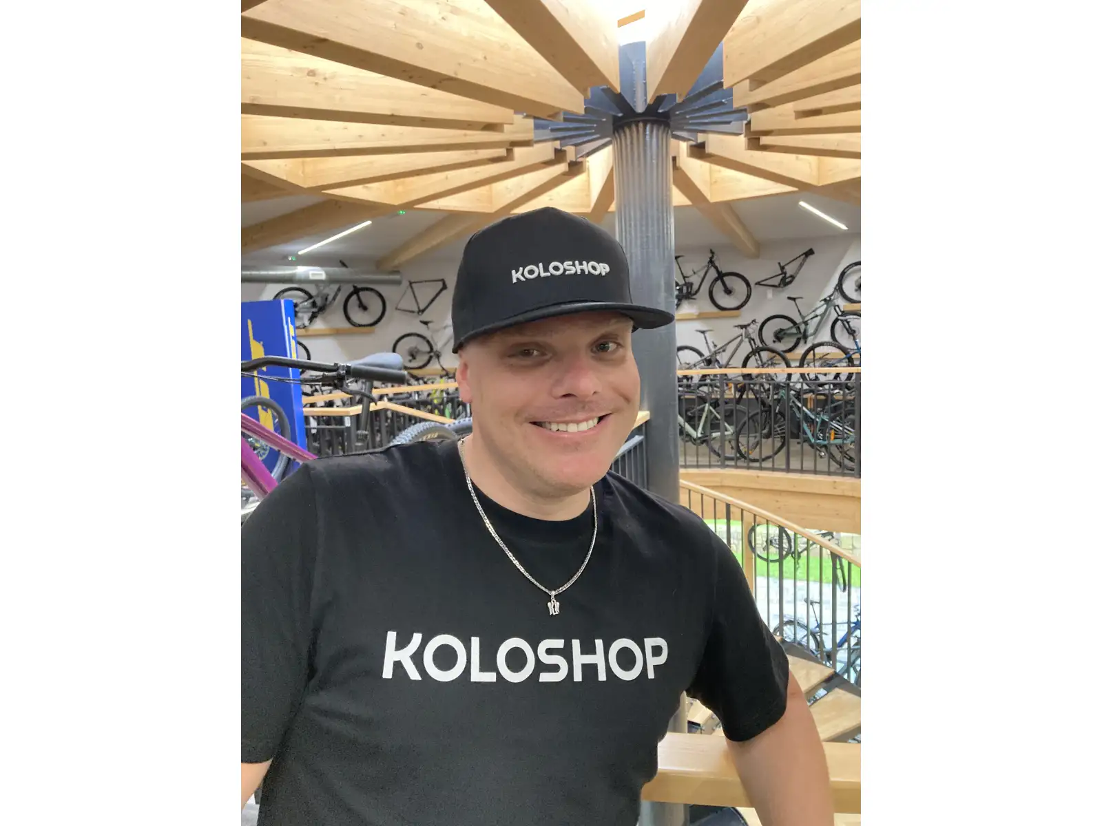 Koloshop Snapback Rapper 2024 Cap Schwarz