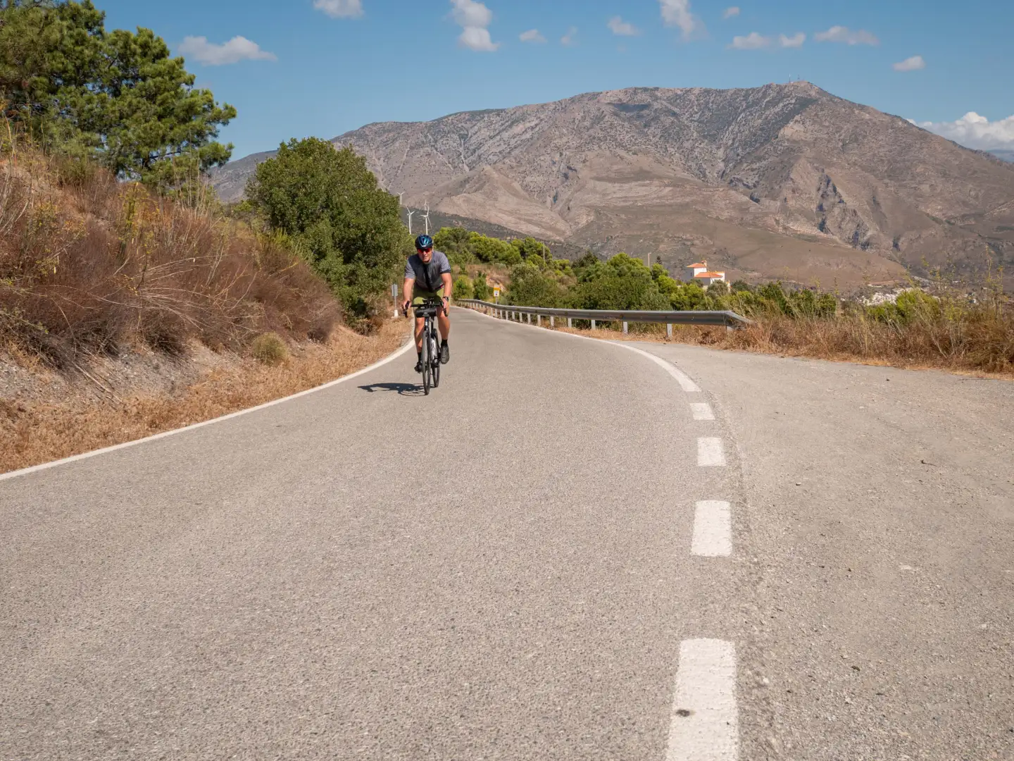 Mit dem Fahrrad unterhalb der Sierra Nevada