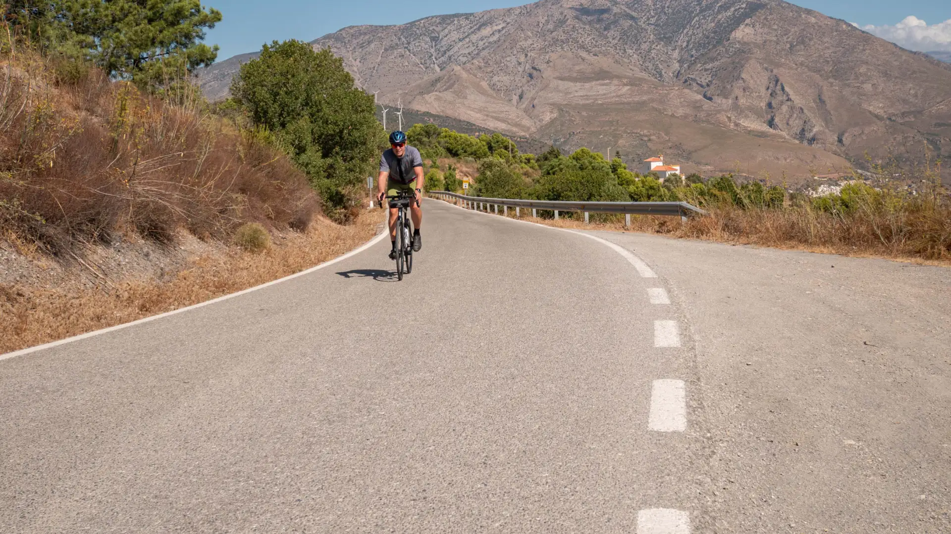 Mit dem Fahrrad unterhalb der Sierra Nevada