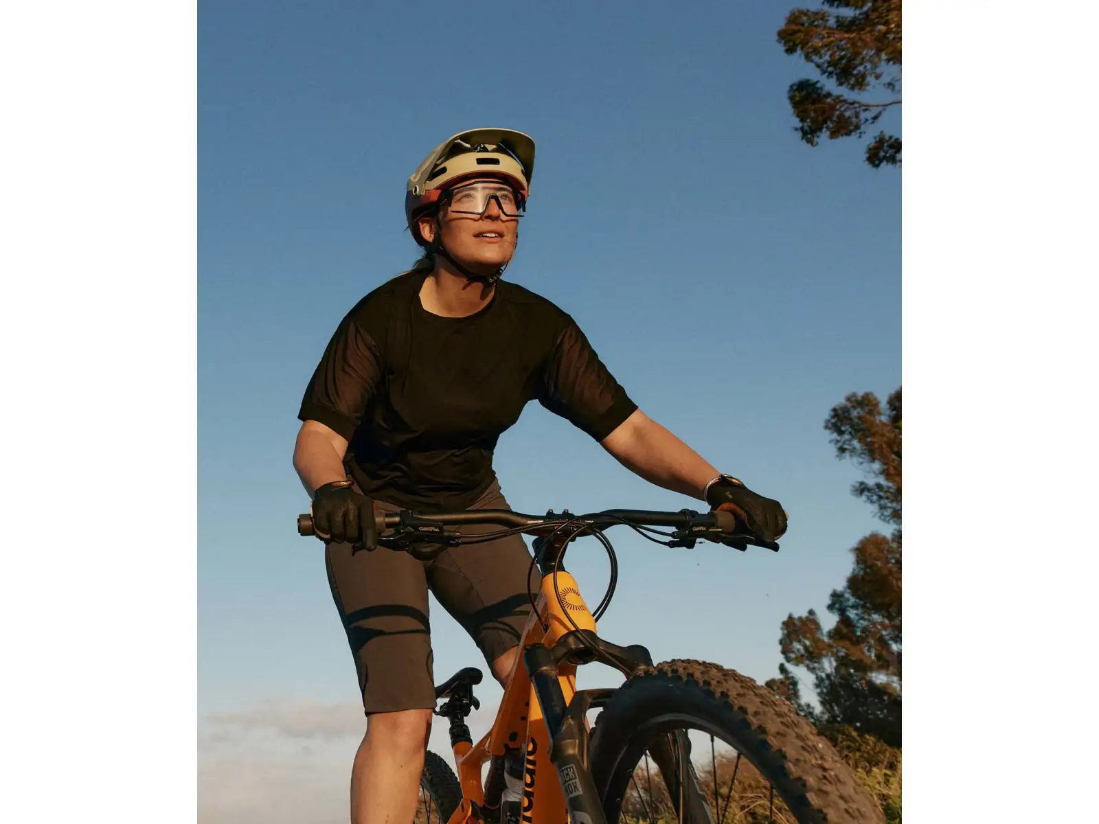 Cannondale Tract Helm Starry Night Schwarz