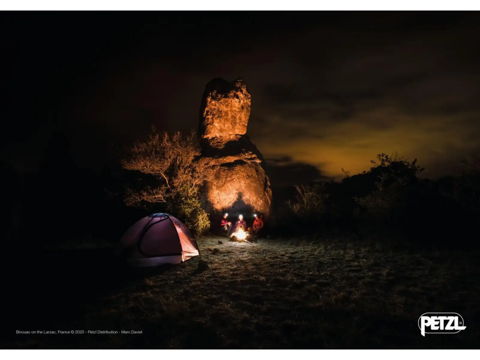 Petzl IKO Core wiederaufladbare Stirnlampe Schwarz