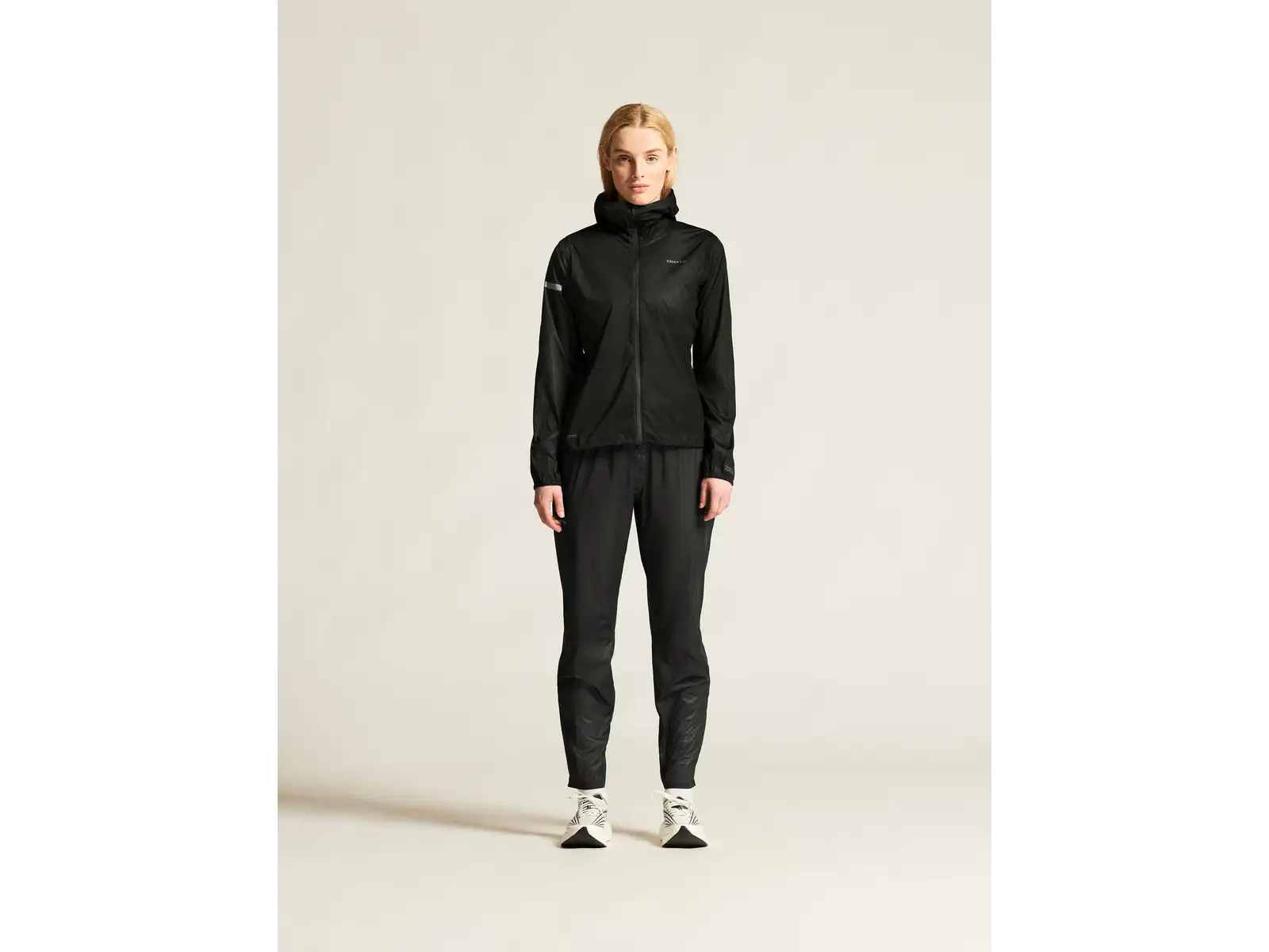 CRAFT PRO Hydro Lightweight Damen Laufjackeschwarz