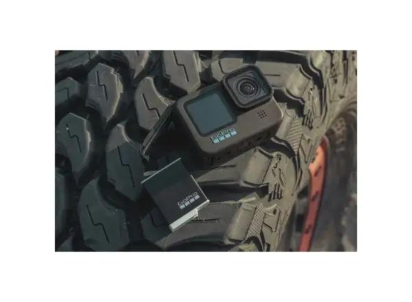 GoPro Enduro Akku zum Aufladen.