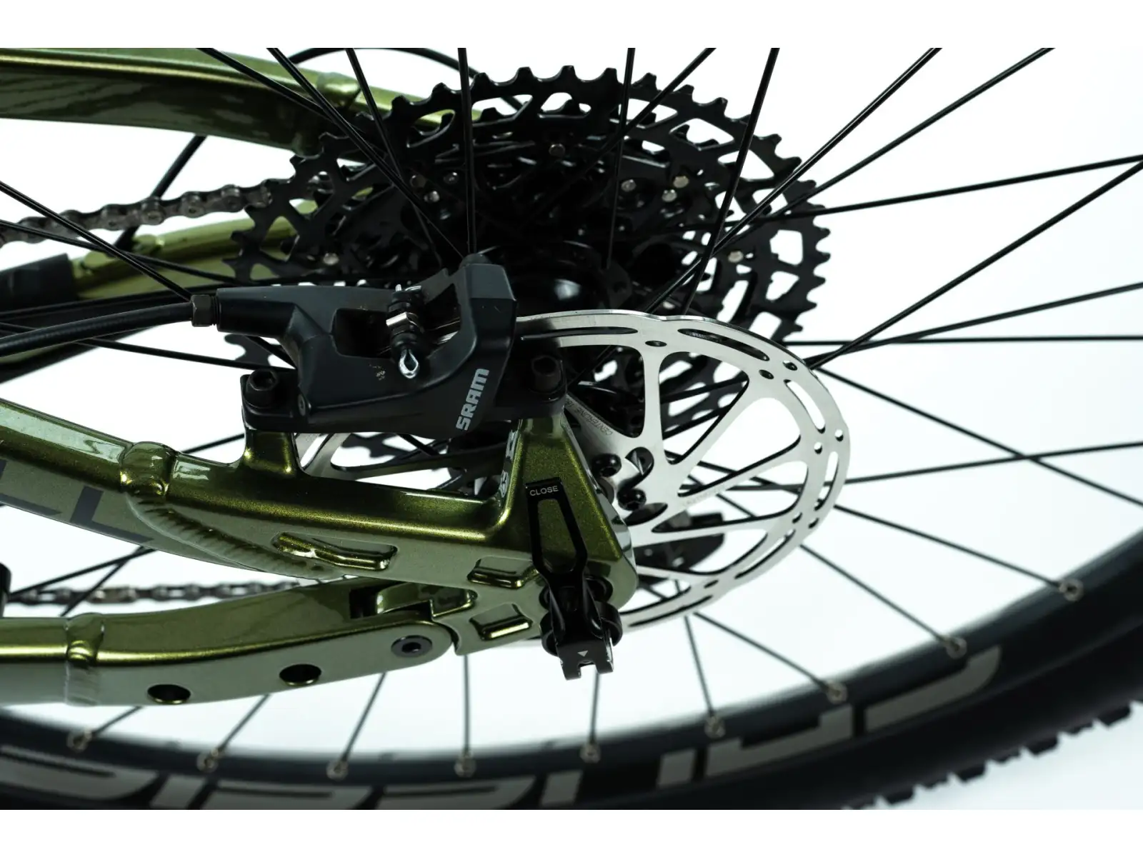 Crussis PAN Full 9.9-M vollgefedertes Elektrofahrrad.
