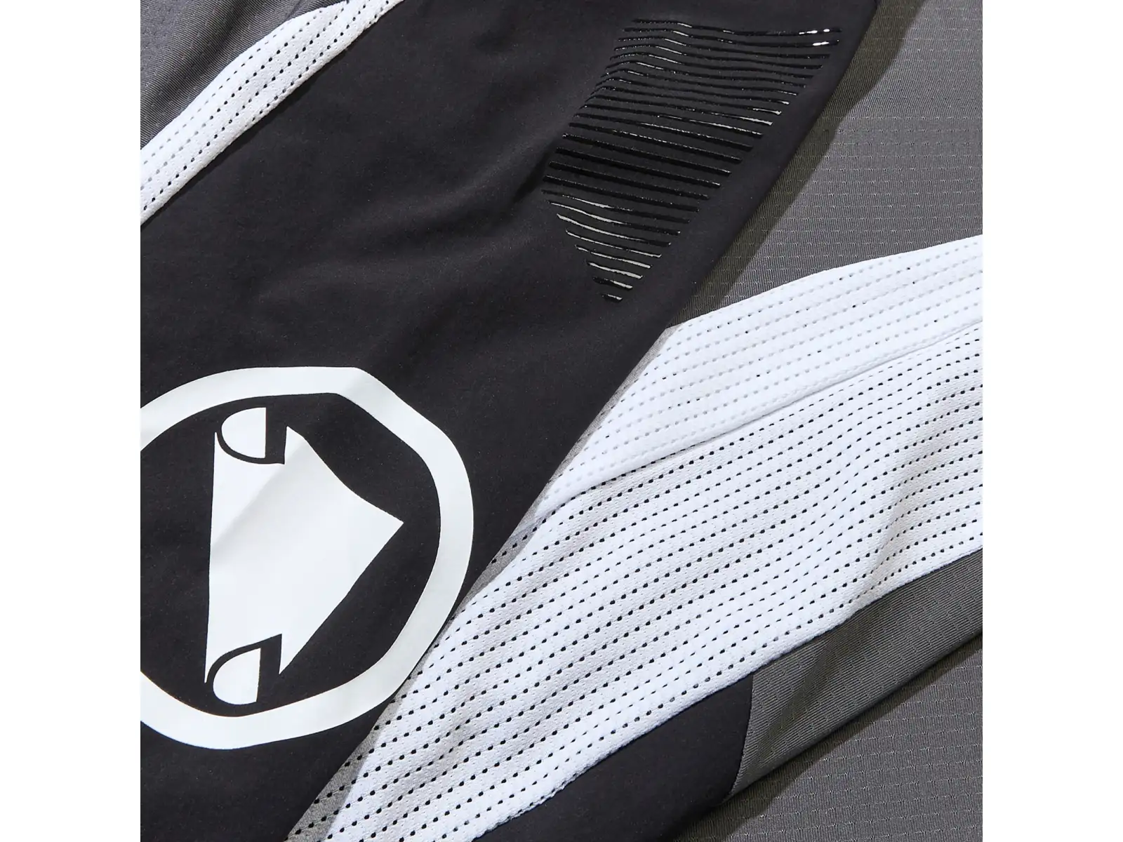 Endura MT500 Burner Lite Herren-Langarmtrikot Schwarz