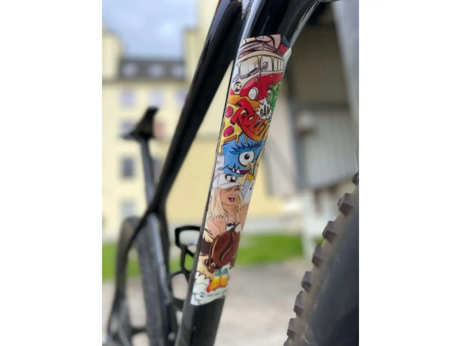 Rie:sel Design TAPE 3000 Rahmenfolie Stickerbomb Blickfang