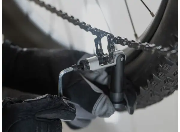 Topeak Plug'n Chain Tool 13S Lenkerstopfen-Nietwerkzeug Schwarz