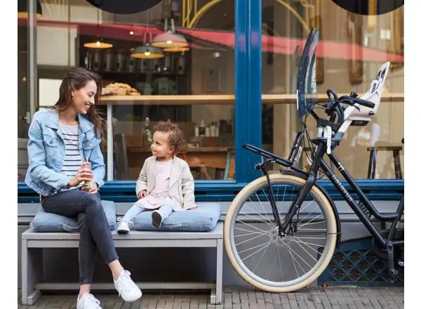 Urban Iki Kindersitz vorne mit Adapter Sakura Pink