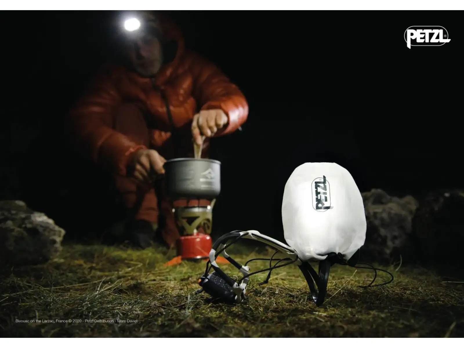 Petzl IKO Core wiederaufladbare Stirnlampe Schwarz