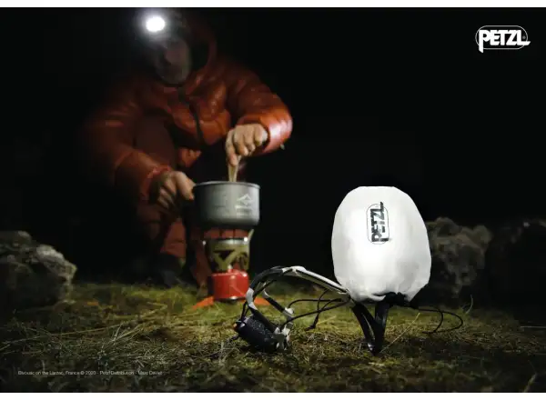 Petzl IKO Core wiederaufladbare Stirnlampe Schwarz