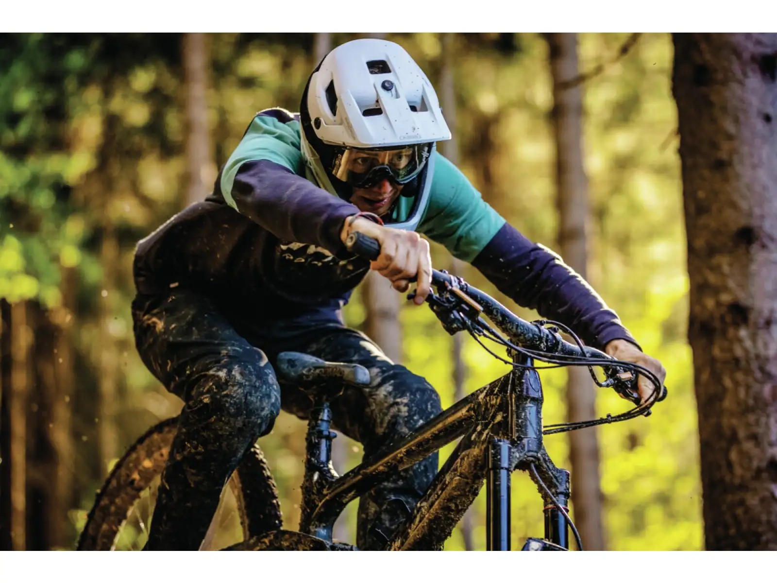 Abus AirDrop MIPS Helm Black Gold