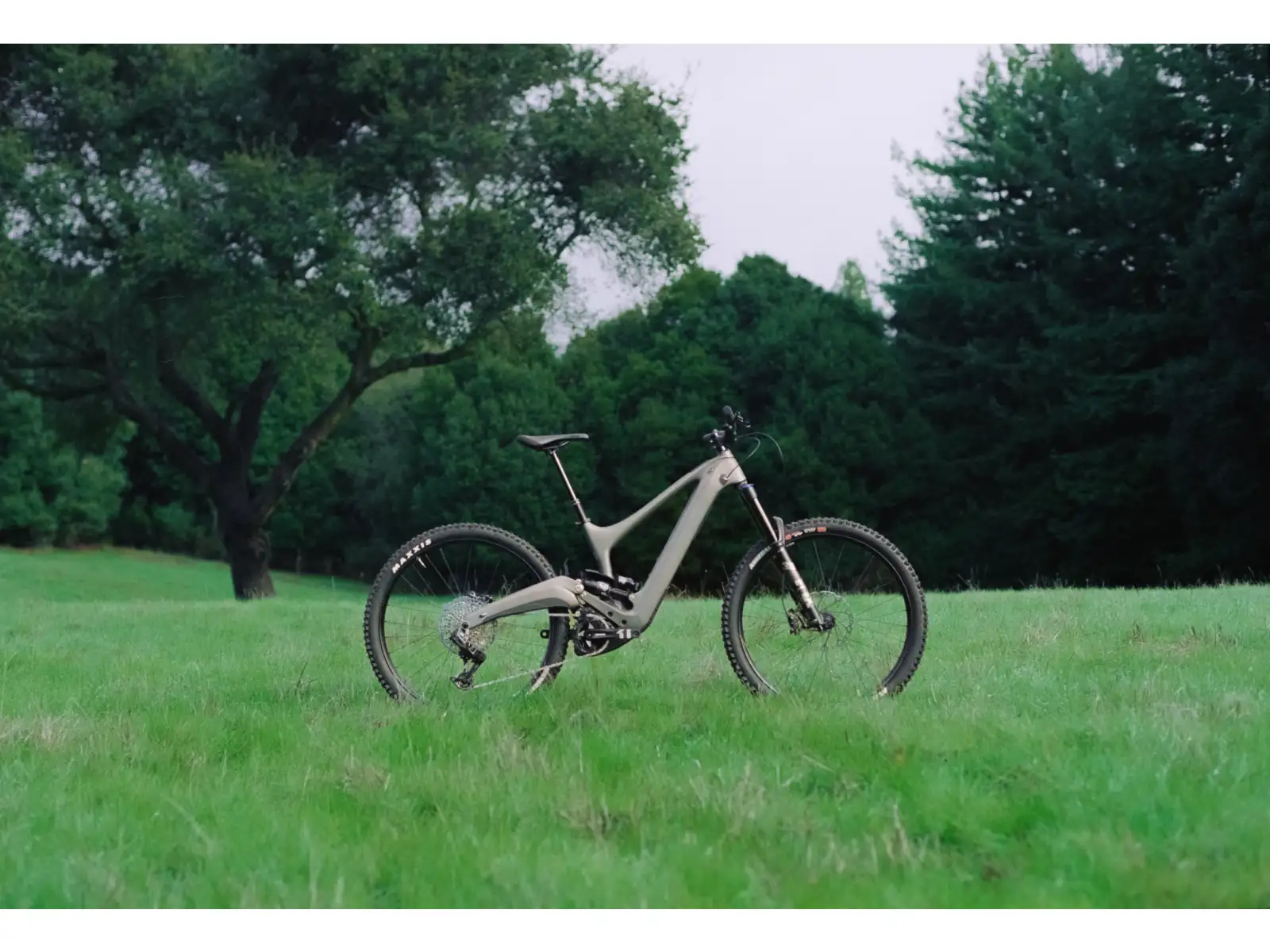 Ibis Oso GX T-Type vollgefedertes Elektrofahrrad Bronze