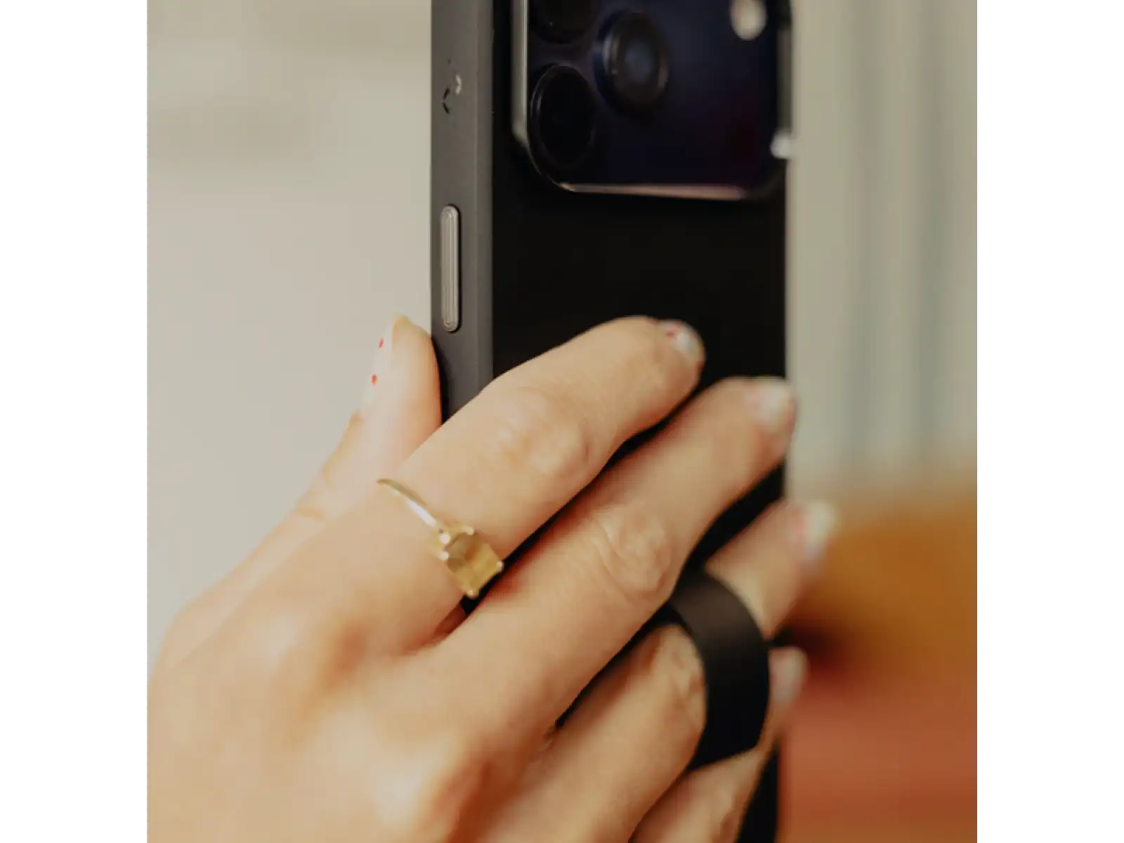 Peak Design Everyday Clarino Loop Hülle iPhone 17 Pro schwarz