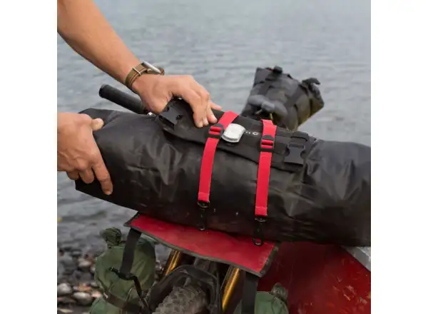 Blackburn Outpost HB Roll wasserdichte Lenkertasche.