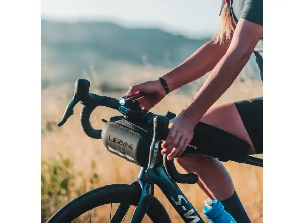 Lezyne Hard Caddy Lenkertasche Schwarz