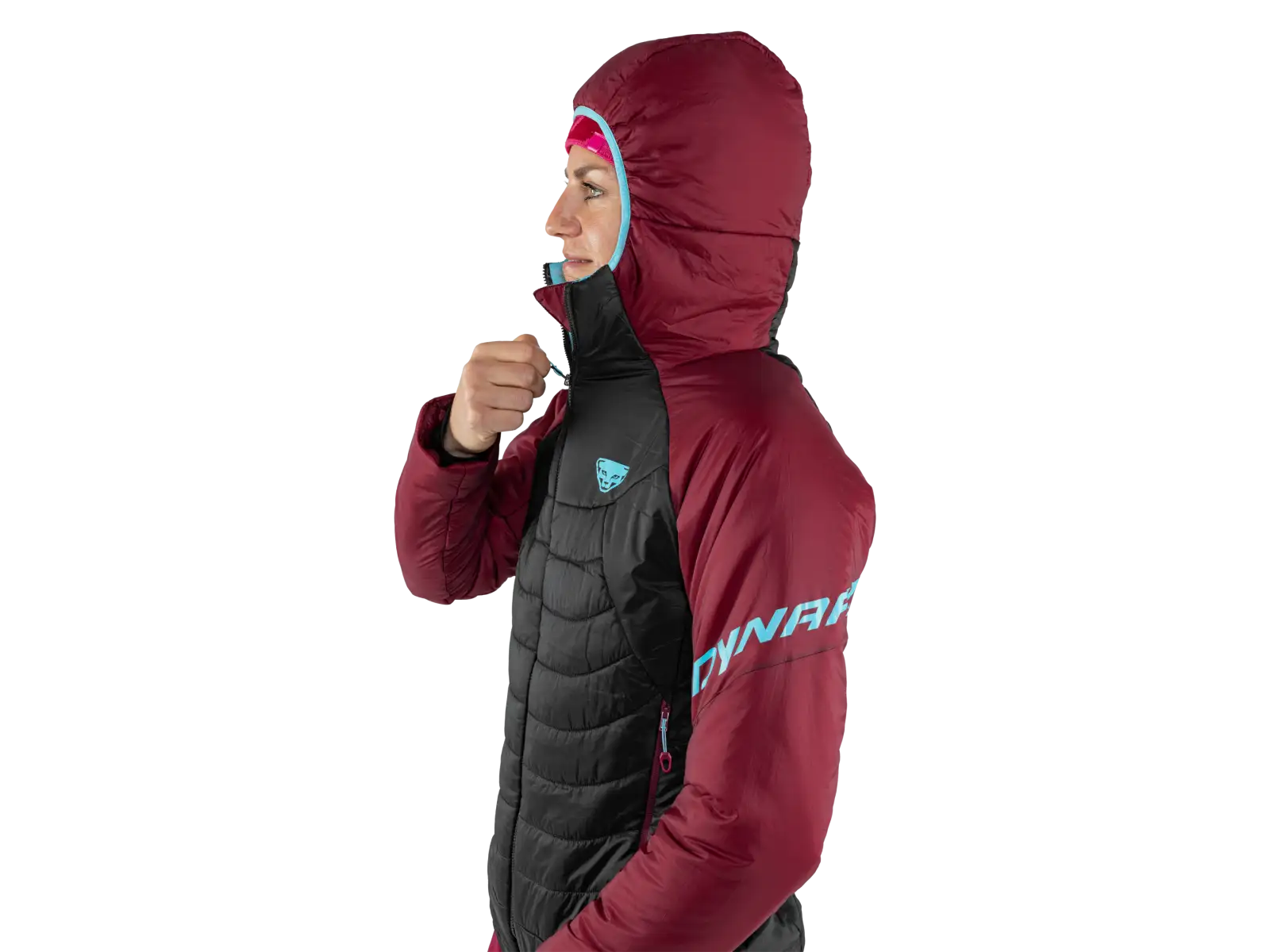 Die Dynafit Radical PrimaLoft Hooded Damenjacke in beet red.
