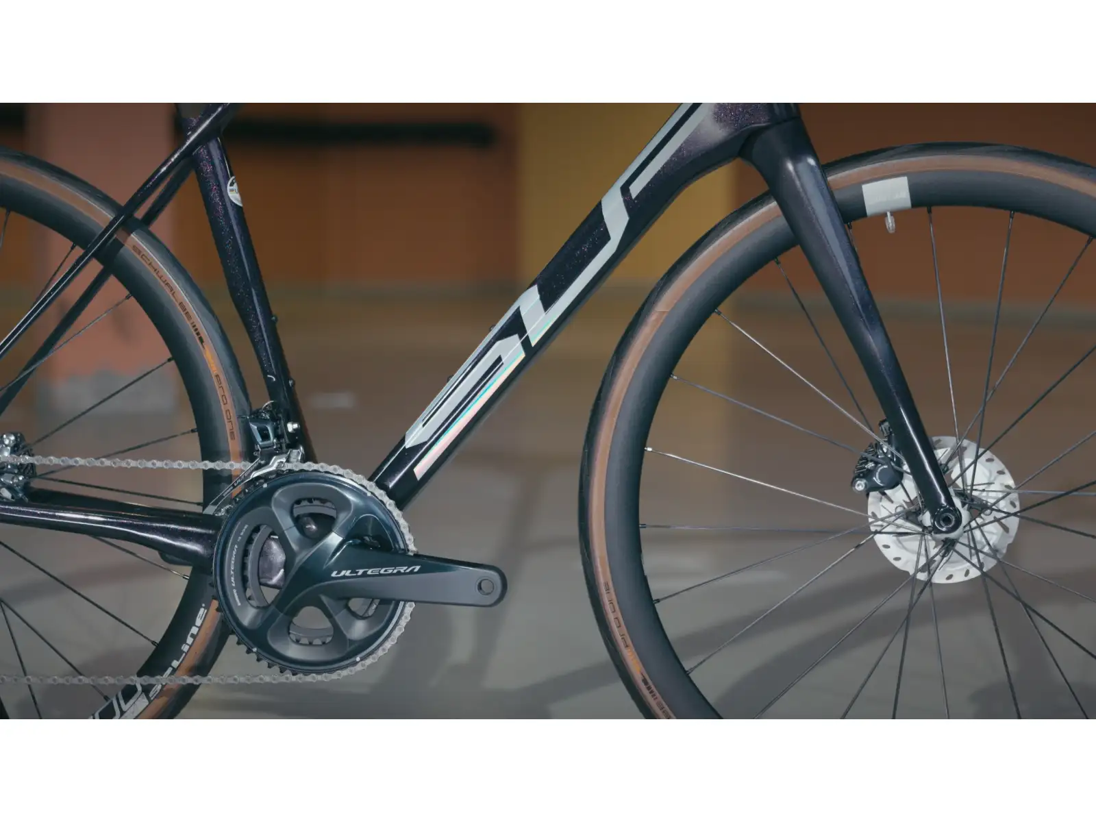 Superior X-Road Team Issue Gloss Black Rainbow/Hologram Chrome Renn-/Gravelbike.